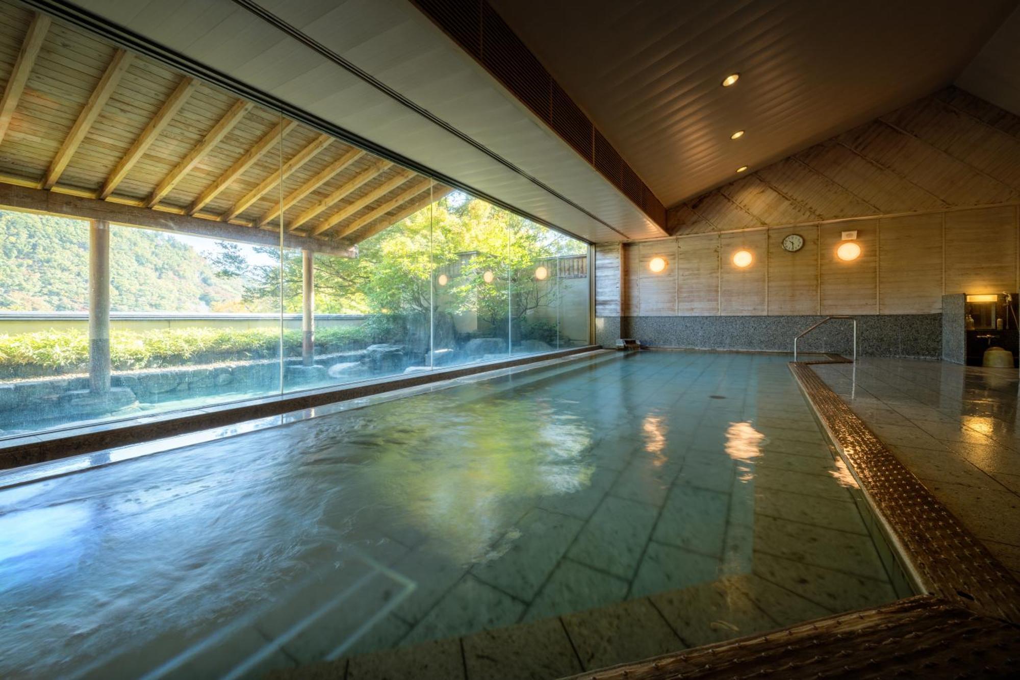 Готель Iizaka Onsen Surikamitei Ohtori Фукусіма Екстер'єр фото