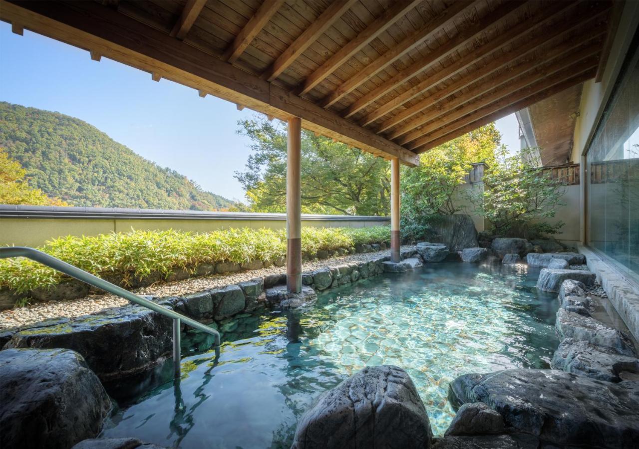 Готель Iizaka Onsen Surikamitei Ohtori Фукусіма Екстер'єр фото