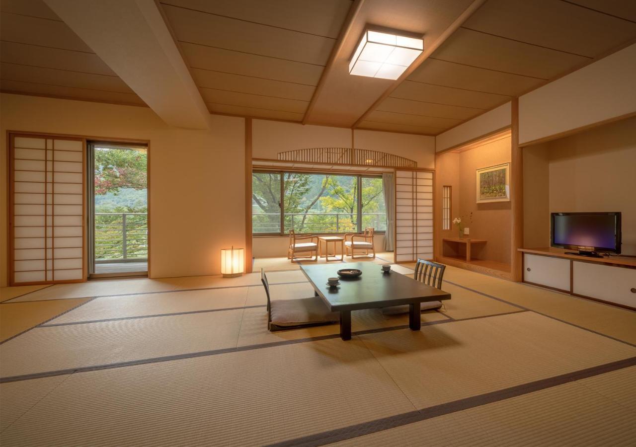 Готель Iizaka Onsen Surikamitei Ohtori Фукусіма Екстер'єр фото